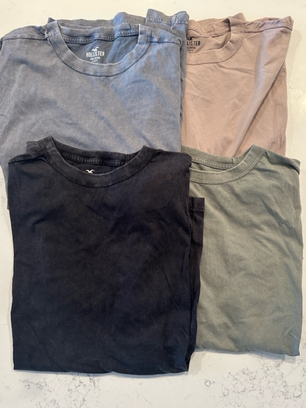 Bundle of 4 Hollister Short Sleeve Relaxed Fit Lightweight Crewneck Tees